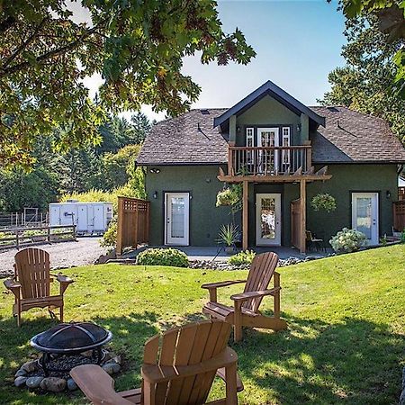 Guest Suites On Benvenuto Brentwood Bay Екстериор снимка