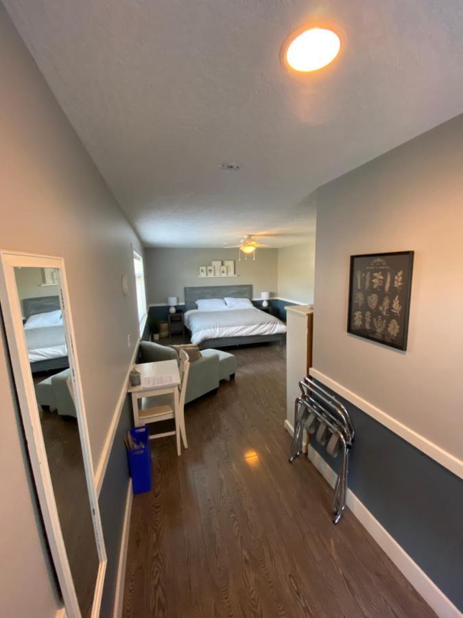 Guest Suites On Benvenuto Brentwood Bay Екстериор снимка