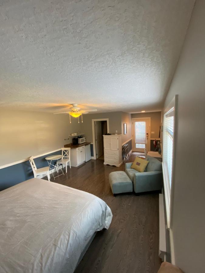 Guest Suites On Benvenuto Brentwood Bay Екстериор снимка