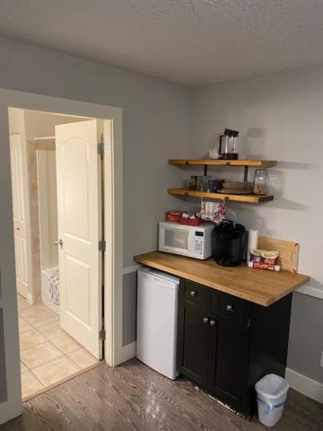 Guest Suites On Benvenuto Brentwood Bay Екстериор снимка