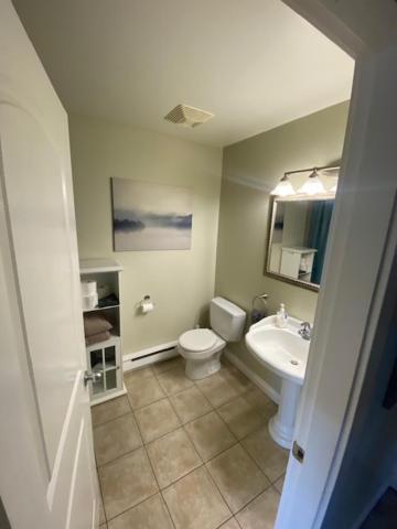 Guest Suites On Benvenuto Brentwood Bay Екстериор снимка